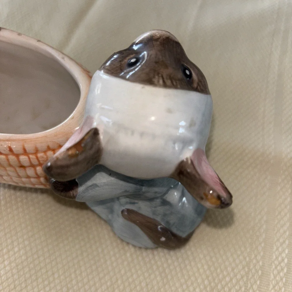 Vintage Holland Floral Pilgrim‎ Mice W/Corn Planter Hand Painted. 3423